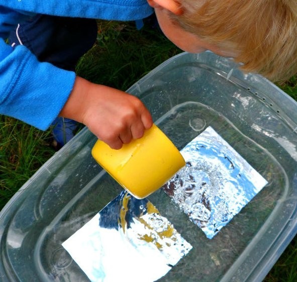 Science-experiments-for-kids-water-and-refraction