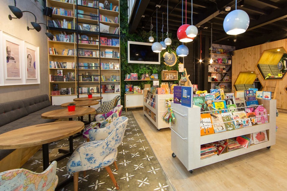 9-¾-Bookstore-and-Café-by-Plasma-Nodo-1
