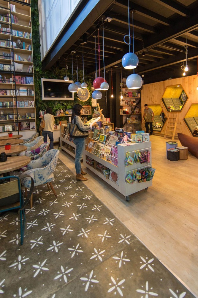 9-¾-Bookstore-and-Café-by-Plasma-Nodo-2