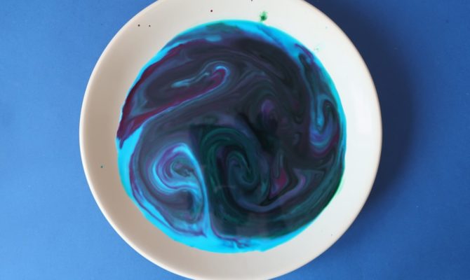Experiment: Lapte în culori – Ideea de la Ora 5
