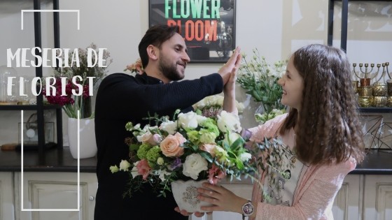 Vitrina cu Meserii prezintă MESERIA de FLORIST