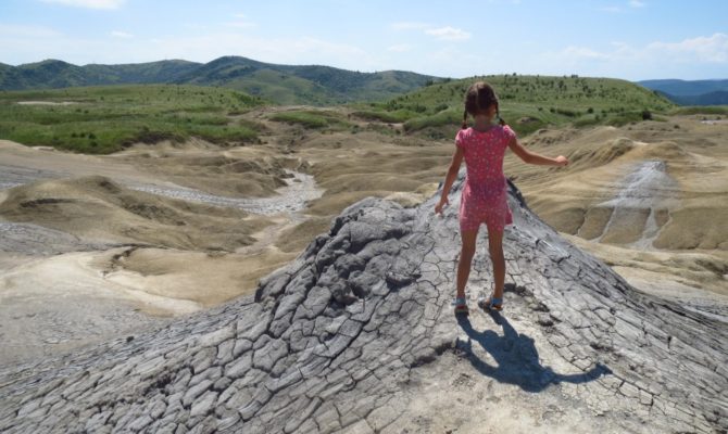 Excursie la Vulcanii Noroiosi. Merita vazuti