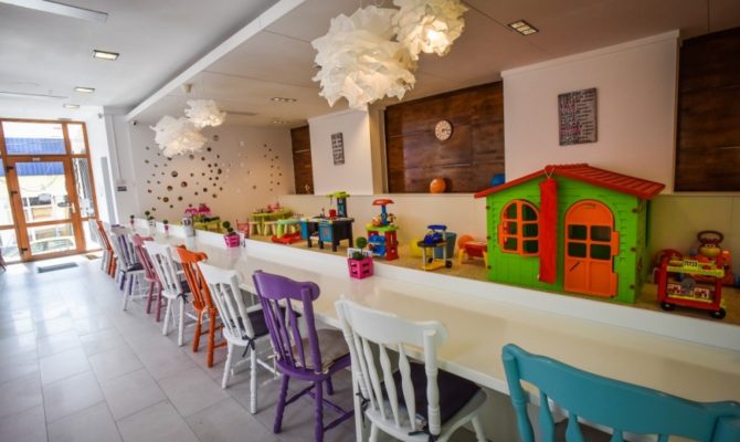 Color Café – un loc de relaxare pentru parinti & copii. Da,da, chiar exista!